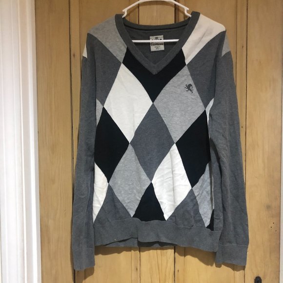 Black, White, and Gray Argyle Sweater - Picture 3 of 8